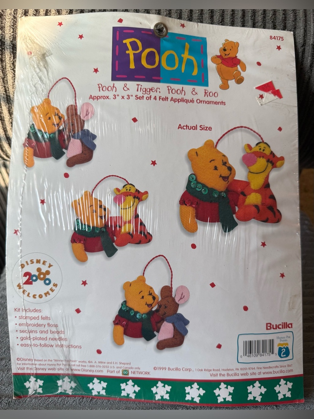 New Bucilla Disney Winnie the Pooh Felt Applique Kit Christmas Ornaments Tiger